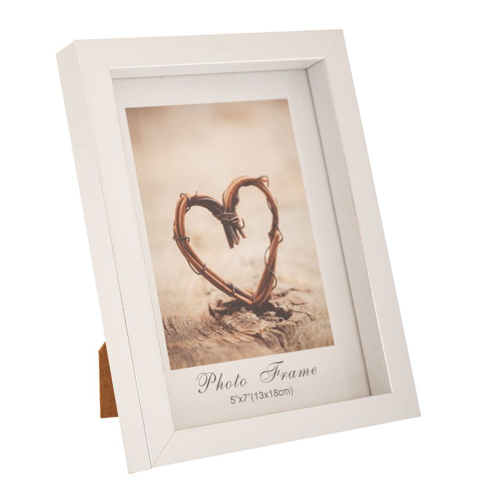 88590 ΛΕΥΚΗ ΠΛΑΣΤΙΚΗ ΚΟΡΝΙΖΑ ΜΕ ΑΣΗΜΙ ΛΕΠΤΟΜΕΡΕΙΑ 13Χ18ΕΚ